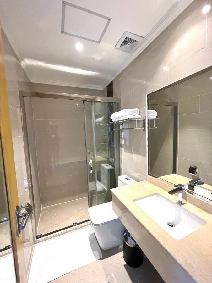סבו Royal J Hotel מראה חיצוני תמונה